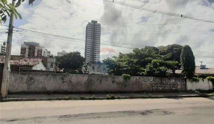 Terreno à Venda em Candeias: Oportunidade Única!
