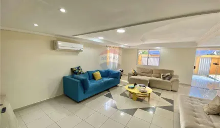 Vendo casa com 4 quartos, no bairro do Cordeiro - Recife/PE