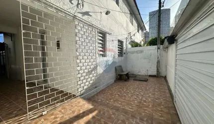 Casa a venda com 03 quartos no bairro da Torre
