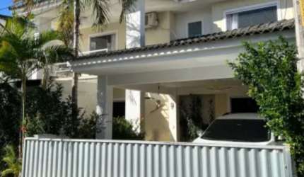 Casa em Condomínio 4/4 Miragem