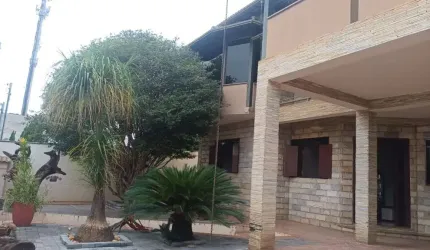 Casa com 6 quartos à venda em Contagem