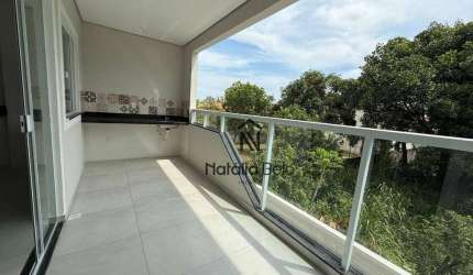 Apartamento com boa varanda em Costazul.