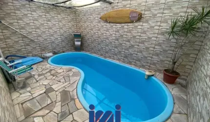 Casa com piscina em Praia de Leste a venda