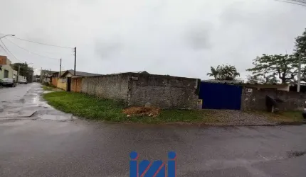 Casas de esquina a venda no centro de Matinhos