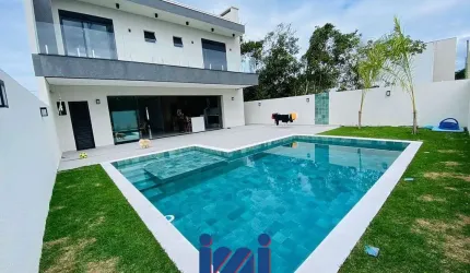 Sobrado com piscina alto padrão Atami Norte
