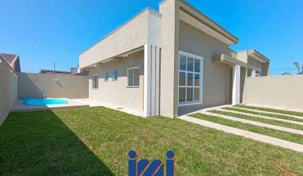 Casa nova na praia com piscina a venda Matinhos