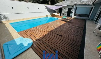 Casa com piscina no Atami Norte a venda