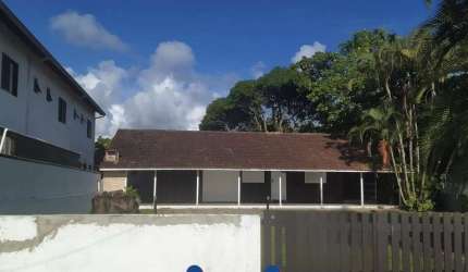 Casa na praia com quintal Pontal do Sul