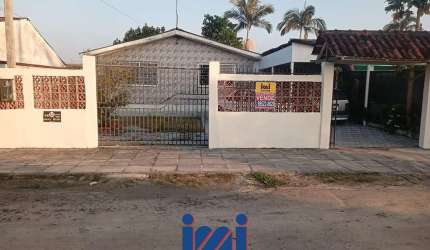 Casa na praia de 3 quartos em Perequê - Matinhos