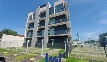 Apartamento no Balneário Leblon com piscina