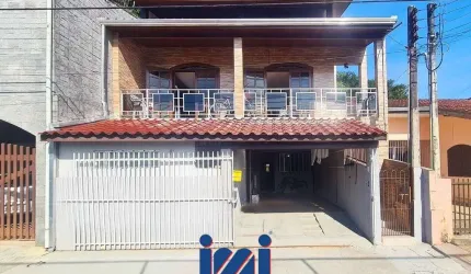Sobrado com apartamento e kitnet em Guaratuba