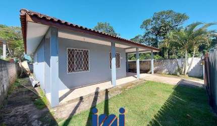 Casa com Piscina no Cohapar em Guaratuba