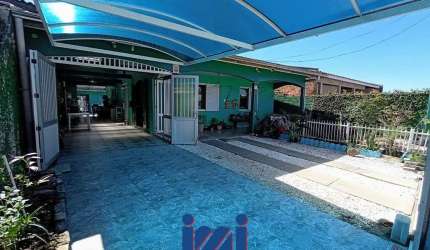 Casa e sobrado em Coroados Guaratuba
