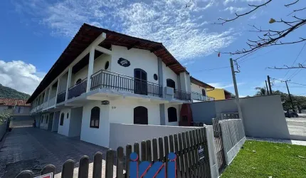 Sobrado a venda no centro de Matinhos