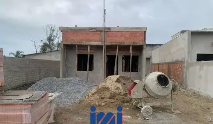 Casa em Fase Final de Construção Perto da Praia!