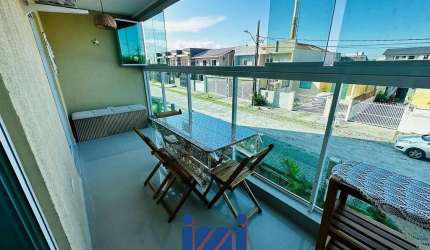 Apartamento com vista para o mar e churrasqueira