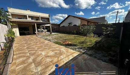 Sobrado perto do mar e espaço de terreno a venda