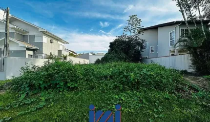 Terreno poucos metros do mar com 450,00m² no Atami