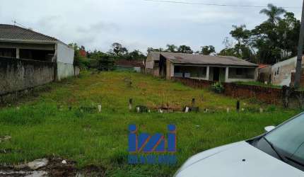 Dois terrenos em Praia de Leste