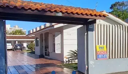 Casa na praia com piscina 400m do Mar Matinhos