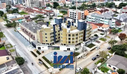 Apartamento com churrasqueira em Caiobá