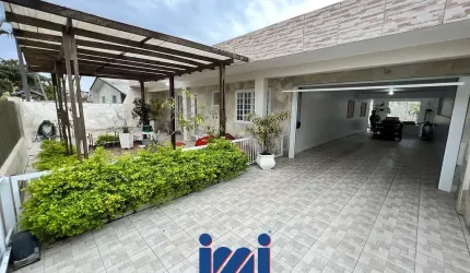Casa com 5 quartos na praia