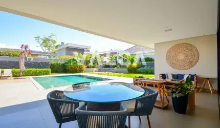 Casa em condomínio, 4 quartos, 4 vagas, 365m2, no Campo Comprido