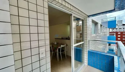 Apartamento a venda em Praia Grande, 1 dormitório com sacada e mobiliado