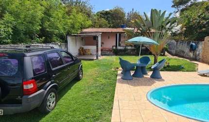 Casa com Piscina à Venda – Avenida Principal da Praia de Tabatinga