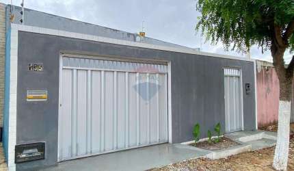 Casa à Venda no Planalto de 2 quartos