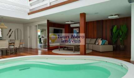 Casa à venda em Jurerê Internacional  -  Florianópolis - SC