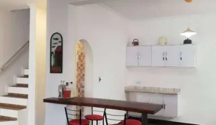 Sobrado com 3 dormitórios , 2 banheiros, 120 m², 4 vagas, Aviação em Praia Grande SP.