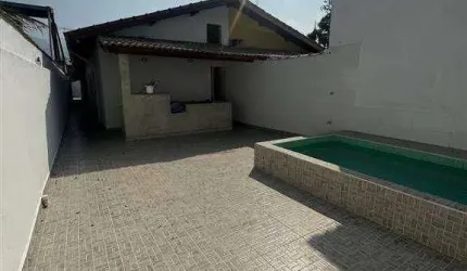Casa térrea de 2 dorm(s), sendo 1 suíte, com piscina, no Flórida em Praia Grande SP.