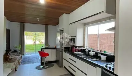 CASA COM 3 DORMITÓRIOS/QUARTOS NA PALHOÇA/SC Á VENDA POR R$ 639.000,00.