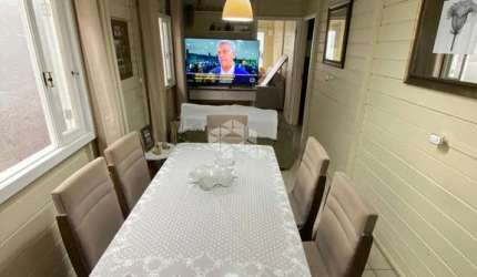 CASA COM 3 QUARTOS/DORMITÓRIOS EM BARREIROS/ SÃO JOSÉ-SC NO VALOR DE R$480.000,00.