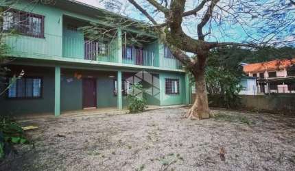 CASA COM 7 DORMITÓRIOS/QUARTOS COM 200 M² NA PRAIA DA PINHEIRA - PALHOÇA A VENDA POR R$ 1.200.000