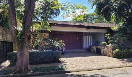 Casa para comprar com 4 quartos(2 suítes), quadra tenis, 7 vagas, 598m² - Jardim Guedala, São Paulo SP