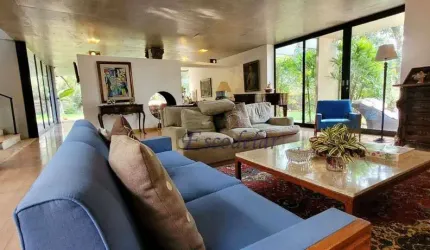 Casa para comprar com 5 quartos(3 suítes), 4 salas, elevador, varanda, muito verde - Cidade Jardim, São Paulo SP