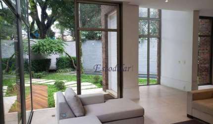 Casa com 04suites à venda,  460 m² - Jardim Europa - São Paulo/SP