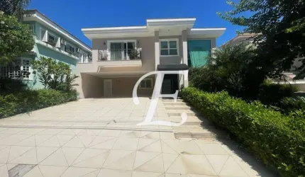 Casa com 4 dormitórios para alugar em  Alphaville - Barueri/SP