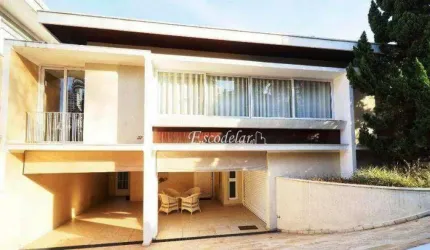 Elegância e Exclusividade em Santana – Sua Casa dos Sonhos em Condomínio Fechado!
