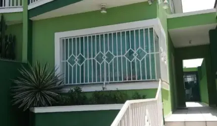 Sobrado à venda 3 dormitórios,3 suítes,5 vagas, próximo ao Metrô