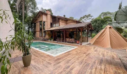 Casa com 3 dormitórios à venda, 300 m² por R$ 1.690.000,00 - Parque Petrópolis - Mairiporã/SP