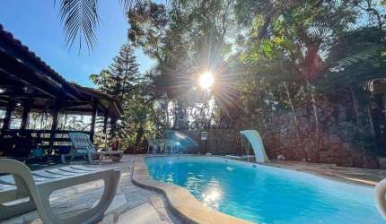 Casa com 4 dormitórios para alugar, 300 m² por R$ 9.480,00/mês - Caraguatá - Mairiporã/SP