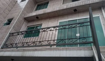 CASA PARQUE SELECTA , COM SOBRADO NO QUINTAL.