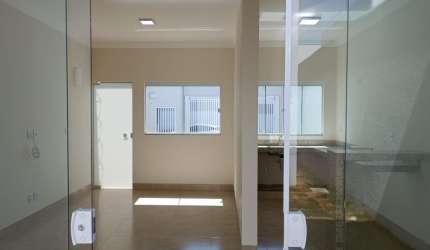2 casas a venda , independentes , em ótima localização ,oportunidade