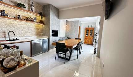 linda casa , moderna e espaçosa com alto padrão de acabamento