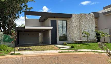 Belíssima casa no condomínio Art,s no Laranjeiras , pronta para morar