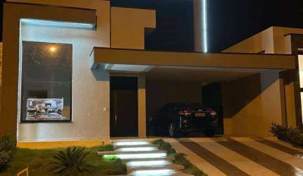 Casa a venda no Condomínio Veneza em Mogi das Cruzes, com 3 suítes, 5 banheiros, piscina e 4 vagas de garagem R$ 1.300.000,00