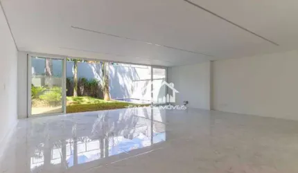 Lindíssima casa em condomínio, nunca habitada, com 4 suites no Campo belo.